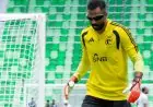 تعرف على السر وراء ارتداء حراس مرمى السعودية للنظارات في تدريبات كأس العالم