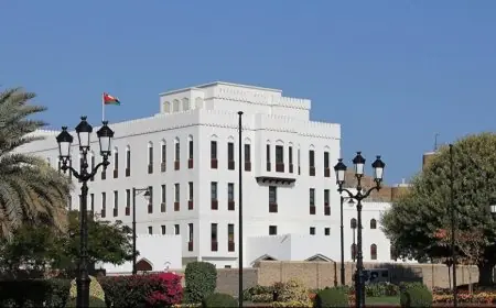 سلطنة عُمان تدين بشدة استهداف الكويت وتؤكد دعمها الكامل لإجراءات تعزيز الأمن