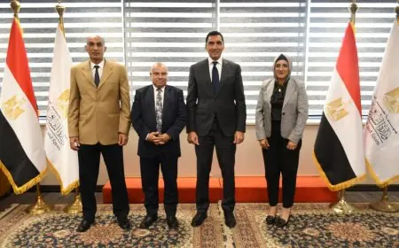 وزير الرياضة يجتمع مع إدارة نادي دكرنس لمتابعة آخر تطورات المشروعات الإنشائية