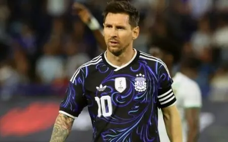 سكالوني يضمن جماهير الأرجنتين بشأن ميسي قبل كأس العالم 2026