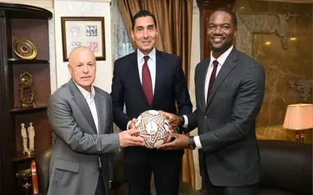 وزير الرياضة يلتقي الأمين العام للاتحاد الأفريقي لمناقشة تطورات مقر كاف في العاصمة الجديدة