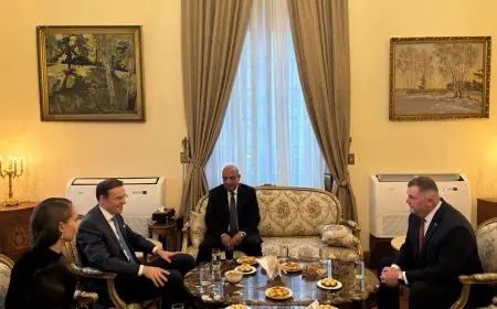 وزير الكهرباء يحتفل باليوم الوطني الروسي في سفارة روسيا بالقاهرة