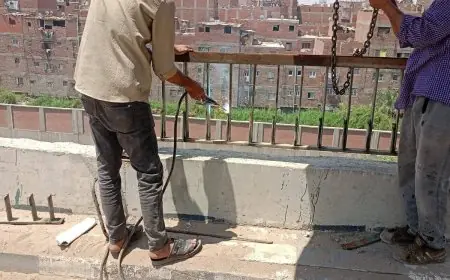 حلول مبتكرة لمشكلات الطرق: محافظة الجيزة تُنشئ مطبات صناعية في الطريق الأبيض استجابةً لشكاوى المواطنين