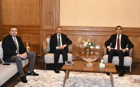وزير الرياضة يجتمع برئيس مجلس إدارة الأهرام لتعزيز التعاون المشترك