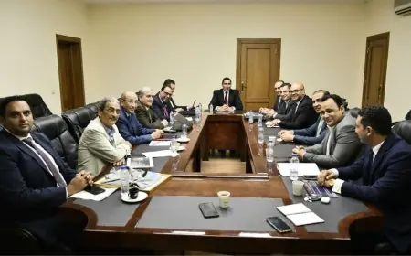 وزير الشباب يجتمع مع الاتحادات الرياضية النوعية لتعزيز التعاون وتطوير الرياضة