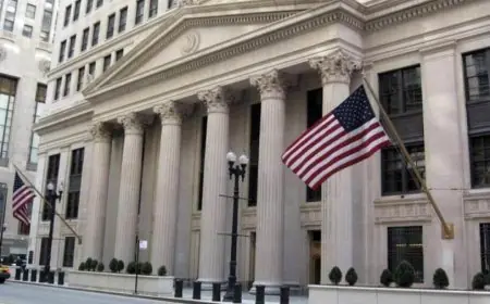 ستاندرد تشارترد يتنبأ بتخفيض الفائدة الأمريكية قبيل نهاية 2026