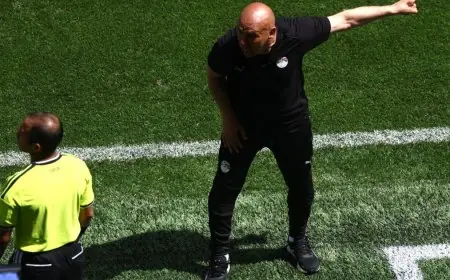 حسام حسن مؤكدًا: منتخب مصر يستحق ركلة جزاء مليون بالمئة واختفاء الـVAR يثير التساؤلات