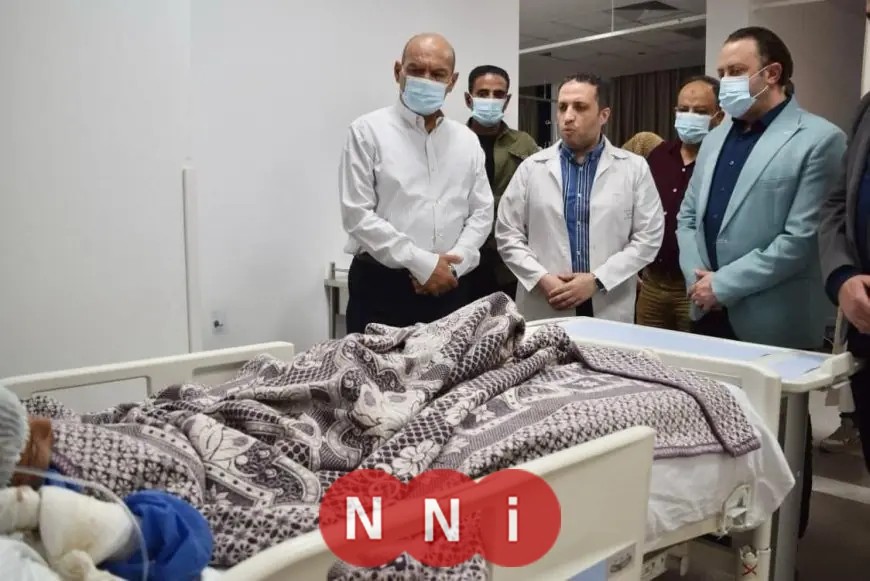 محافظ السويس يتفقد الحالة الصحية للأطفال بعد حادث انقلاب الدراجة النارية