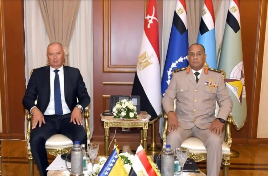 وزير الدفاع يعقد اجتماعا هاما مع نظيره البوسني عقب استقبال رسمي مميز