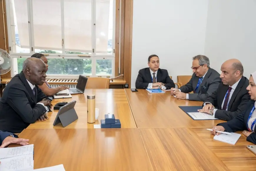 وزير العمل يلتقي مدير منظمة العمل الدولية لتعزيز التعاون ودعم استراتيجية التشغيل في مصر
