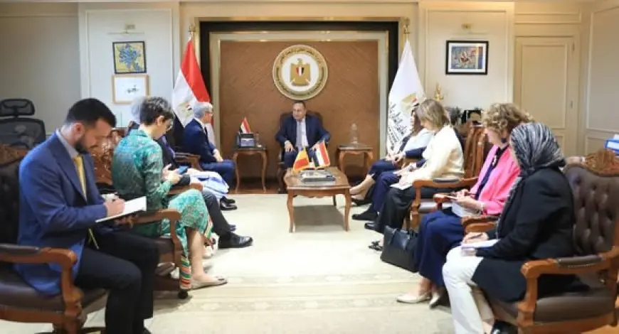 وزير التعليم العالي يلتقي بمرشح رومانيا لمنصب الأمين العام للفرانكفونية لتعزيز العلاقات الدولية في مجال التعليم