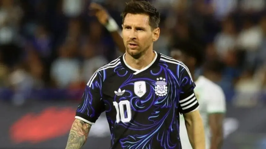 سكالوني يضمن جماهير الأرجنتين بشأن ميسي قبل كأس العالم 2026
