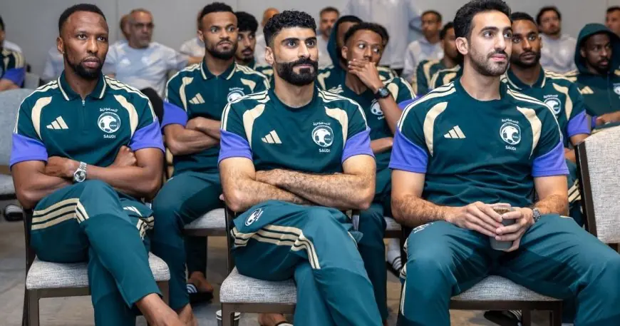 اللاعبون السعوديون يبحثون القوانين والنزاهة في اجتماعين استعدادًا لكأس العالم