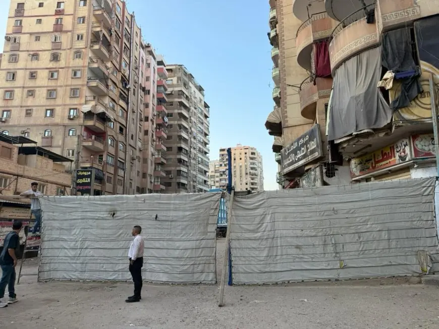 عاجل: إعانة 10 آلاف جنيه لـ60 أسرة متضررة في عقاري كفر طهرمس والمحافظ يوجه بدراسة أوضاعهم