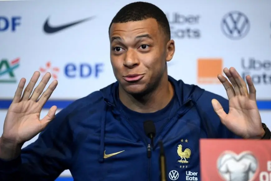 مبابي يمزح مع ديشامب وينتقد تدريبه لمنتخب إيطاليا مشيرًا إلى أنه سيكون كارثيًا