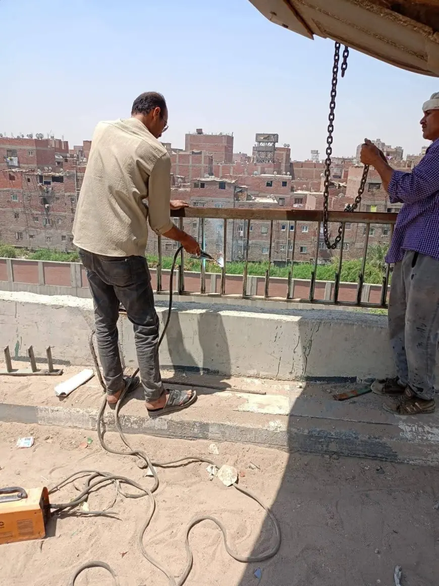 حلول مبتكرة لمشكلات الطرق: محافظة الجيزة تُنشئ مطبات صناعية في الطريق الأبيض استجابةً لشكاوى المواطنين