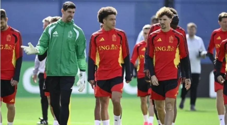منتخب بلجيكا يتحضر لملاقاة مصر في كأس العالم 2026 من خلال الاسترخاء في المياه الساخنة والساونا