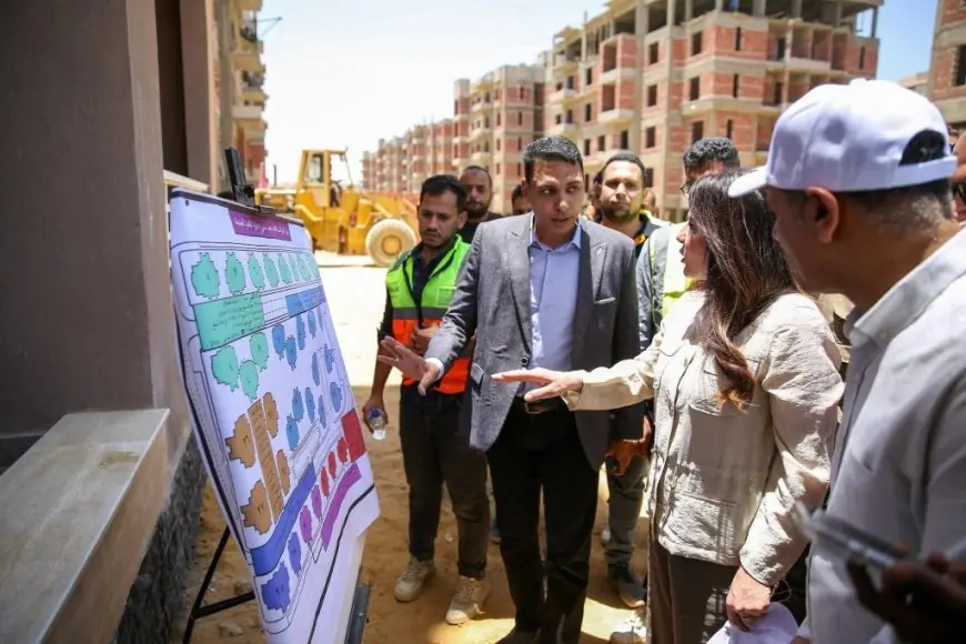وزيرة الإسكان تقدم دعمًا لمشروع ديارنا في التجمع الثالث