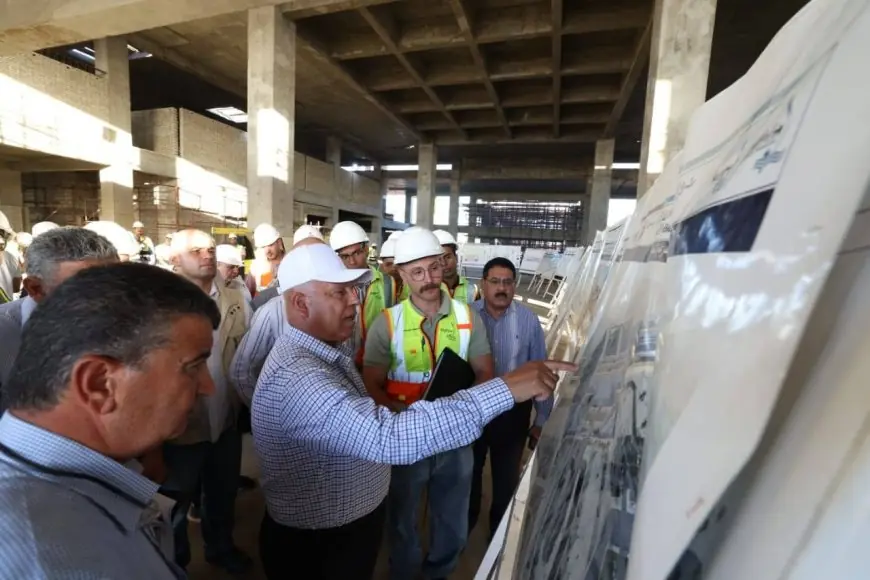 وزير النقل يزور محطات ومسار الخط الثاني لشبكة القطار السريع بين أكتوبر وأسوان وأبوسمبل