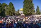 خمسون ألف مصل يشدون الرحال إلى المسجد الأقصى لأداء صلاة الجمعة رغم قيود الاحتلال