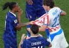 فيفا يثبت البطاقة الصفراء ضد أوليس في مباراة فرنسا وباراغواي