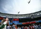 مروحيات ترامب تحلق قبل هبوطها في استاد نهائي كأس العالم
