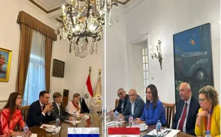 وزيرة الثقافة تناقش تنظيم معارض فن تشكيلي في متحف بوشكين الروسي