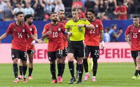 محمد أبو تريكة: مصر تواجه ميسي والفيفا والتحكيم وسط اتهامات بالظلم