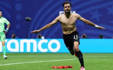 مصطفى زيكو يكشف: البطولة موجهة والحكم يحطم آمال الشعب بأكمله