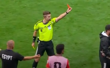 جيمي كاراجر ينتقد إلغاء هدف مصر أمام الأرجنتين: لَو كان ضد فريق آخر لاحتُسب.