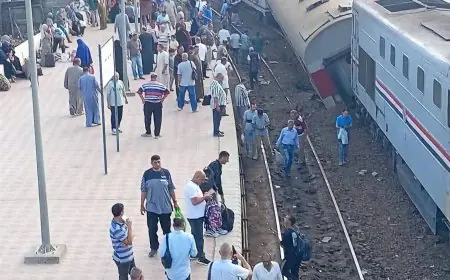 وزير النقل يزور موقع حادث قطار محلة روح ويأمر بسرعة استئناف الحركة