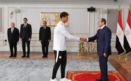 والد حمزة عبدالكريم: الوقوف أمام الرئيس فرصة عظيمة ودعم محمد صلاح لابني يجعله فخوراً