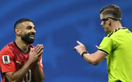 رامي ربيعة يوضح سر ضحكة محمد صلاح الغامضة في مباراة مصر ضد الأرجنتين