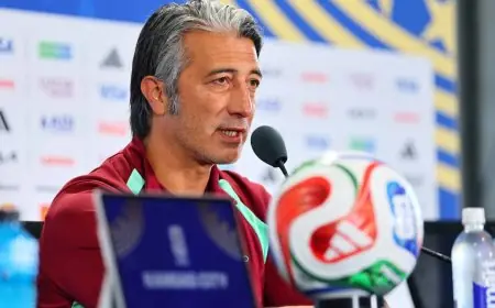 مدرب سويسرا ينتقد بشدة طرد إمبولو ويصفه بقرار غريب يفسد مباراتهم ضد الأرجنتين