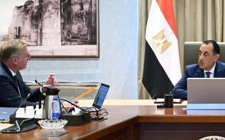 رئيس الوزراء يناقش مع وزير البترول تعزيز الاستثمارات وزيادة إنتاج النفط والغاز لتحقيق النمو الاقتصادي