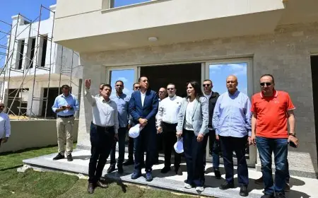 رئيس الوزراء يستعرض مشروع M8 by the Lake بمحطة تجديد المياه على البحيرات الجنوبية