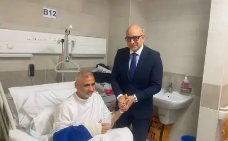 قنصل مصر في الكويت يزور المواطن المصري المصاب جراء الاعتداء الإيراني