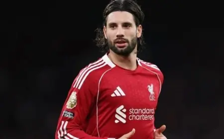 ليفربول يضمن بقاء سوبوسلاي بعقد طويل الأمد حتى عام 2032