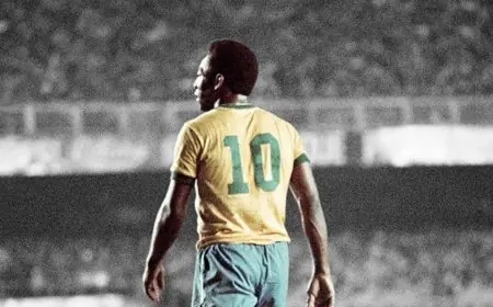 بيع قميص بيليه الأيقوني من نهائي كأس العالم 1958 بسعر قياسي مذهل