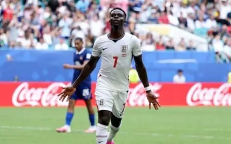 ساكا يحصل على جائزة أفضل لاعب بعد تسجيله هاتريك تاريخي في انتصار إنجلترا على فرنسا