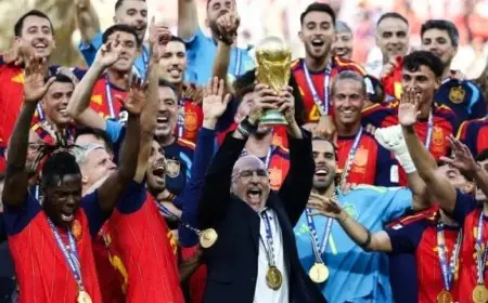 دي لا فوينتي بعد الفوز بكأس العالم: هذا الجيل حقق المجد.. ونحب التحديات في النهائيات