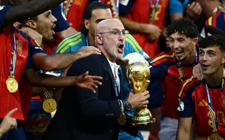 دي لا فوينتي يفوز بكأس العالم رغم كونه خارج قائمة أغنى 10 مدربين