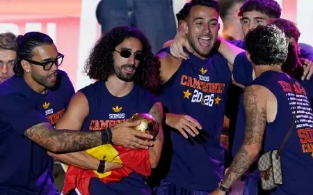 كوكوريا يشعل حماس جماهير الأرجنتين في احتفالات تتويج إسبانيا