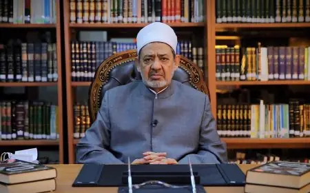 وزير الأوقاف يقدم التعازي للإمام الأكبر في وفاة نجل شقيقته