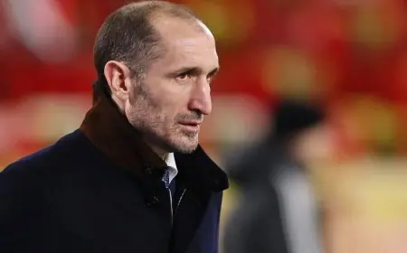 فوضى تضرب منتخب إيطاليا من حقبة مالديني إلى زمن كيليني