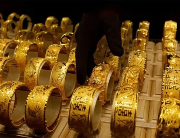 عاجل | سعر الذهب في منتصف تعاملات اليوم الإثنين.. تعرف على السعر الحالي