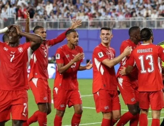 «الفار» ينقلب مجددًا لصالح الأرجنتين.. طرد مثير للجدل لإيمبولو لاعب سويسرا «فيديو»