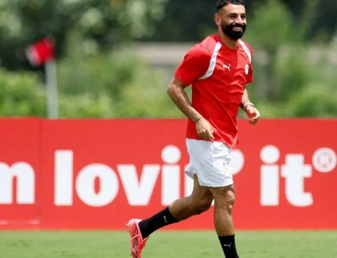 رئيس نادي بشيكتاش يشن هجومًا على وكيل محمد صلاح بسبب مطالبة بعمولة 35%
