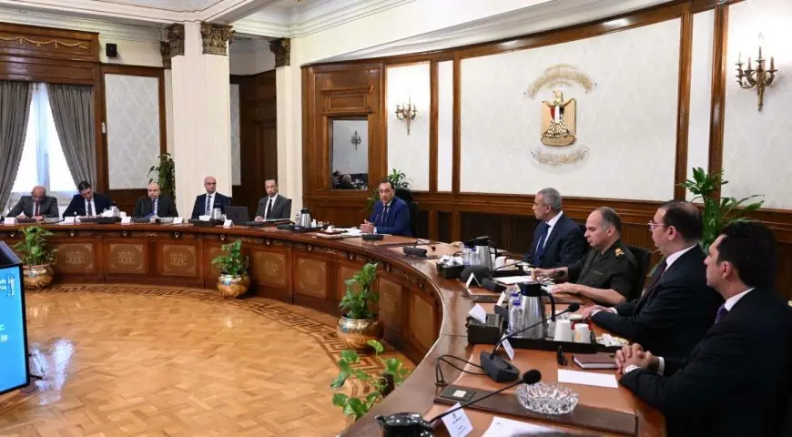 مدبولي يراقب تقدم مشروعات الاتصالات وتكنولوجيا المعلومات في مصر