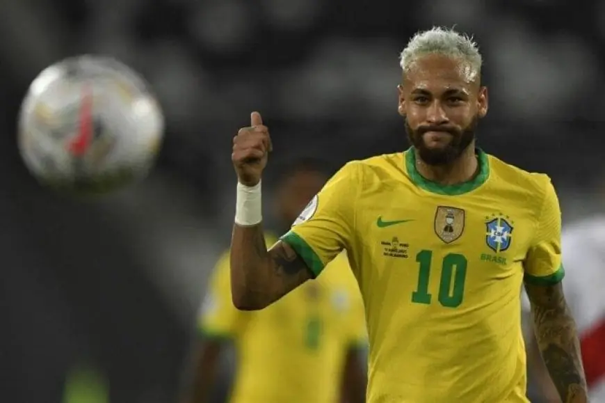 والد نيمار يدعم ابنه بعد خروج البرازيل من المونديال: تابع اللعب وأظهر للعالم ما لديك